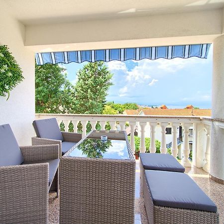 Apartment Jadran Малинска Экстерьер фото