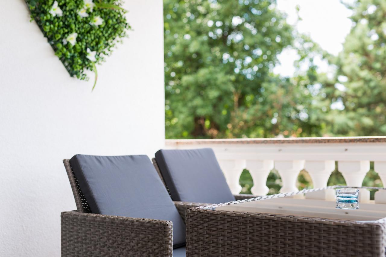 Apartment Jadran Малинска Экстерьер фото